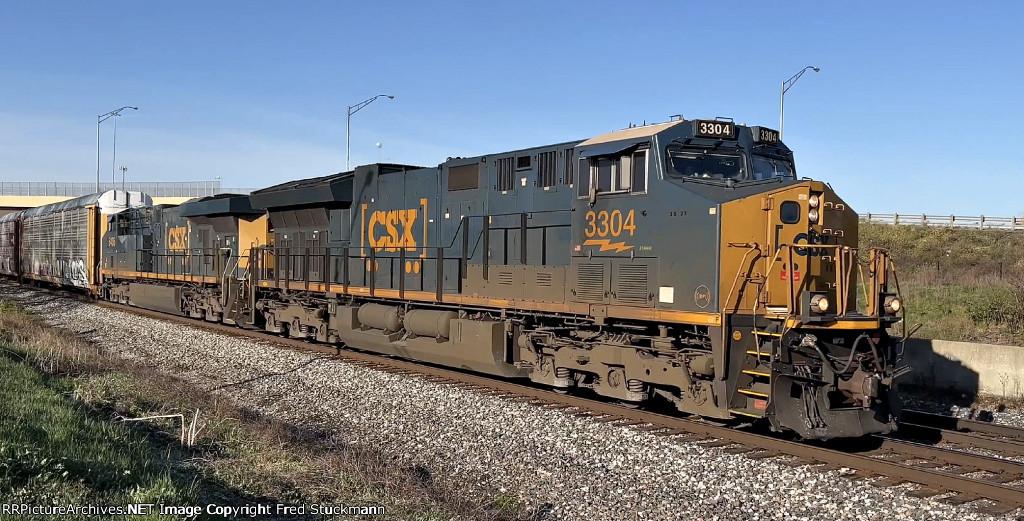 CSX 5465 lead M214.